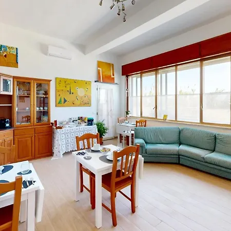 La Casa Di Tina לינה וארוחת בוקר 4*