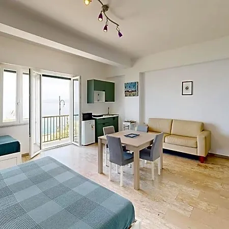La Casa Di Tina 3* Бриатико
